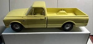 Alter AMT 1968 Chevrolet Fleetside gelb Pickup Dealer Promo Modell 1/25 Truck CST - Bild 1 von 7