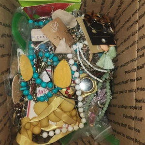 5+ Pfund Vintage bis jetzt Bastel Trödel Schrott Schmuck Lot Ernte Mehrzweck Bergung  - Bild 1 von 6