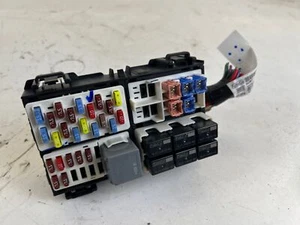 Ford Fiesta ST Fuse Box WT MK6 14-19 OEM H2BT-14005-CGA - Picture 1 of 6
