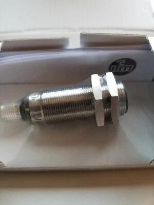 UGT52 UGB00300EOKG/IO-Link/US Ultrasonic Sensor. New Open Box. Original Package - Image 1 of 4