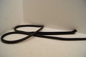 1995 Jaguar XJS Convertible RIGHT PASSENGER SIDE DOOR SEAL - Picture 1 of 5