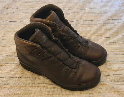 Walking Boots Scarpa Terra GTZ Men's 12 (Brown leather, new Vibram soles) - image 1 of 4