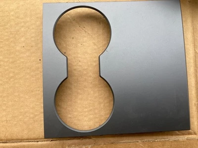 TESLA MODELO 3 PORTAVASOS MOLDURA 1755535-00-A pequeño rasguño Foto 1 de 4