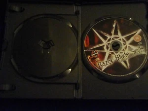 Rasierklinge Smile Special Edition DVD 2 Discs Eileen Daly Erotik Vampir Horror - Bild 1 von 5