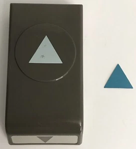 STAMPIN UP! TRIANGLE 1” PAPER PUNCH - Picture 1 of 6