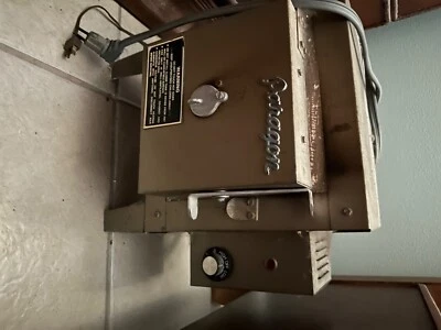 Horno eléctrico para cerámica además de muchos moldes y suministros necesarios para crear!  Foto 1 de 2