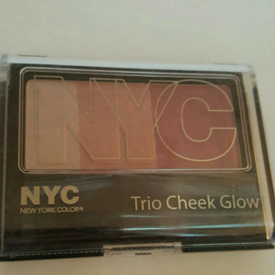 N.Y.C. / NYC Cheek Glow Trio Rubor en Polvo #659 Trío Psicodélico Foto 1 de 4