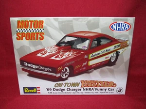 1969 Dodge Charger Chi-Town Hustler NHRA Funny Car Dragster 1:25 Scale Model Kit - Picture 1 of 4