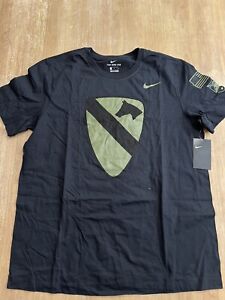 Nike Army Black Knights 1st Cavalry Division Patch T-Shirt Men’s size Large