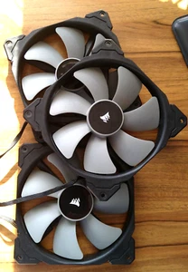 Corsair ML140 140mm PWM Premium Magnetic Levitation Fan - Bild 1 von 2