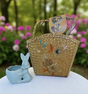 Cesta de Pascua tejida vintage y estatuilla de conejito de cerámica azul retro Pascua - Imagen 1 de 12