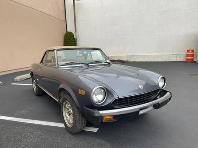 Fiat 124 Spider 1982  Foto 1 de 4