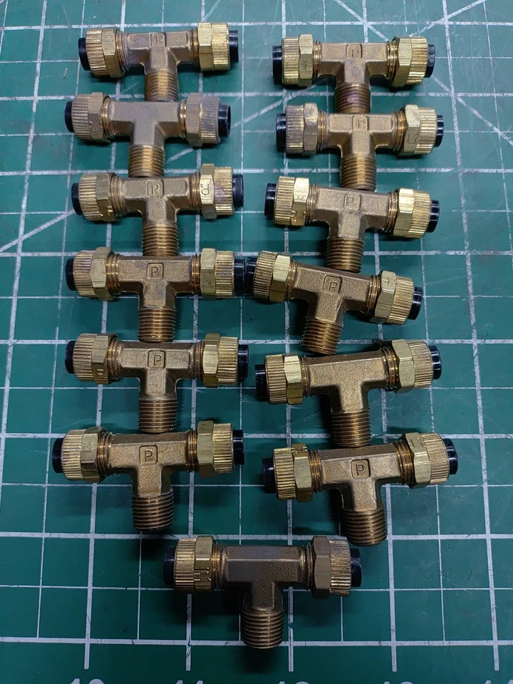 (13) Parker 172P-5-2 Polytube Brass Branch Tee 5/16" Compression to Male 1/8 NPT - Image 1 of 1