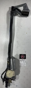Mercedes-Benz R107 560SL Front Left Seat Belt Feeder Butler 0008600882 (493) - Bild 1 von 18