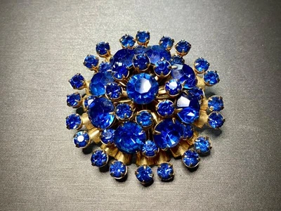 Vintage Blue Rhinestone Cluster Costume Brooch Jewelry - Image 1 of 4