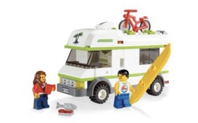 LEGO City: Camper (7639) 100% Complete Includes Both Figures And Manual Retired