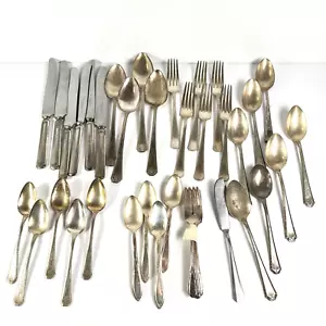 Lotto posate vintage piatto acciaio e argento Wm Rogers Oneida Lynnwood 35+ - Foto 1 di 14