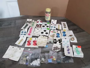 Old Vintage Sewing Button Lot - On Cards and in Jar, Le Chic, Streamline + more - Picture 1 of 11