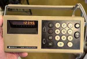 Vintage Sanyo Mini Electronic Desktop Calculator Model ICC-811 RARE - Picture 1 of 4