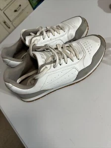 Scarpe da passeggio Fubu bianche e grigie sneakers stringate casual comode taglia 9 - Foto 1 di 6