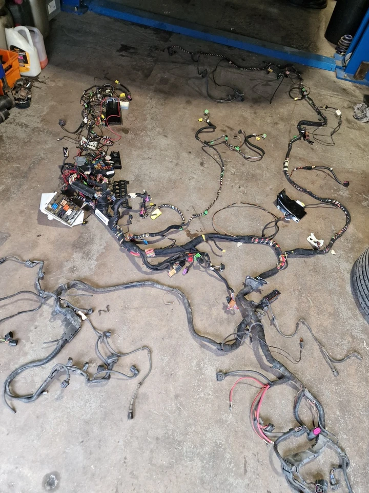 Vw Mk4 Golf R32 3.2 V6 Full Body Loom Harness Rhd 5 Door  - Image 1 of 4