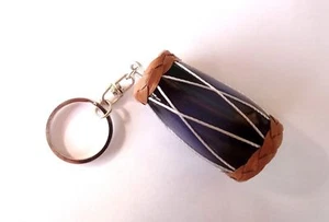 Conga Viola2 Tongue Percusión -shaped Keychain Percussion -conga Llavero - Picture 1 of 1