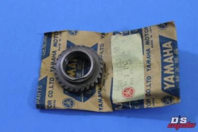 Nuevo de Lote Antiguo Yamaha AT1 HT1 AT-1 HT-1 PIEZA DE ENGRANAJE DE TRANSMISIÓN # 248-25135-00 Foto 1 de 4
