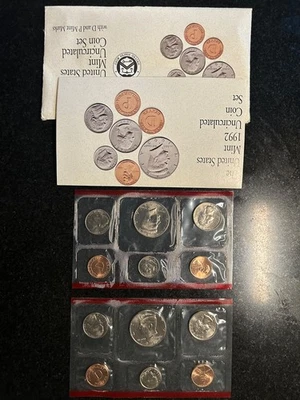 1992 us mint uncirculated coin sets - Image 1 of 3