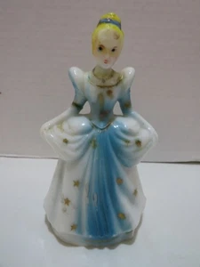 VTG PLASTIC CINDERELLA DISNEY PROD TOY/CAKE TOPPER HONG KONG 5.25" WALT DISNEY - Picture 1 of 6