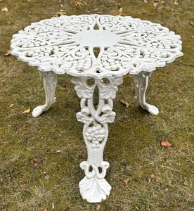 Mesa de patio de aluminio fundido victoriana vintage hoja de uvas soporte de jardín - Imagen 1 de 10