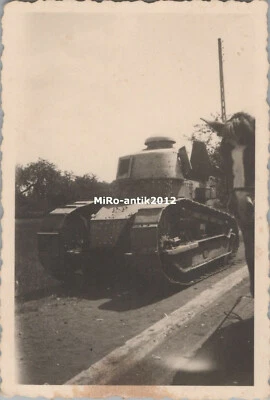 Foto, Segunda Guerra Mundial, tanque ligero francés (N) 50220 - Imagen 1 de 2