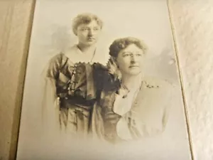 1860s antique photo portrait 2 ladies studio Williamsport Pennsylvania 44409 - Picture 1 of 7