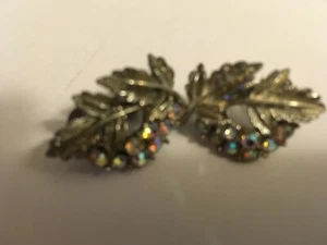 vintage estate rhinestone leaf  clip on earrings - Picture 1 of 2