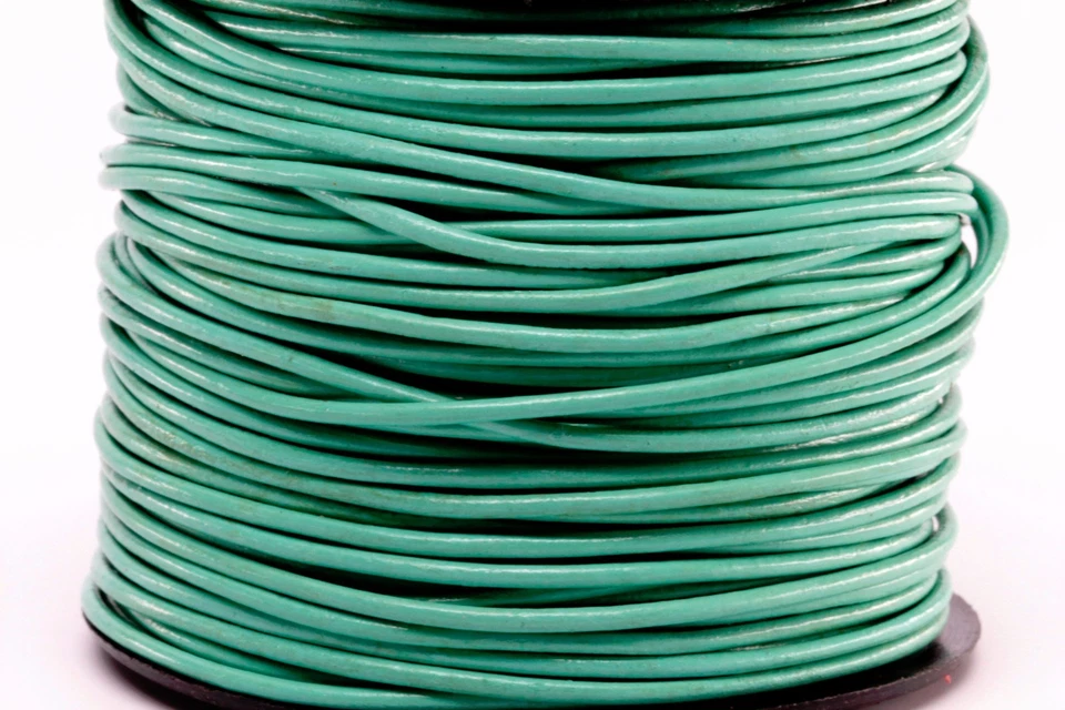 Шнур из натуральной круглой кожи 1,5 мм 1/16 дюйма товары для рукоделия сделай сам - выберите цвет - Изображение 1 из 1