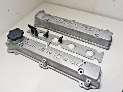 TOYOTA 4AGE 16V Valve + Plug Cover Genuine OEM - Image 1 of 4
