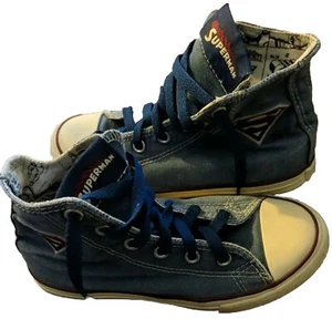 Converse DC Comics Superman Grafikdruck Hi Top Sneaker Jugend 13 CTAS - Bild 1 von 7