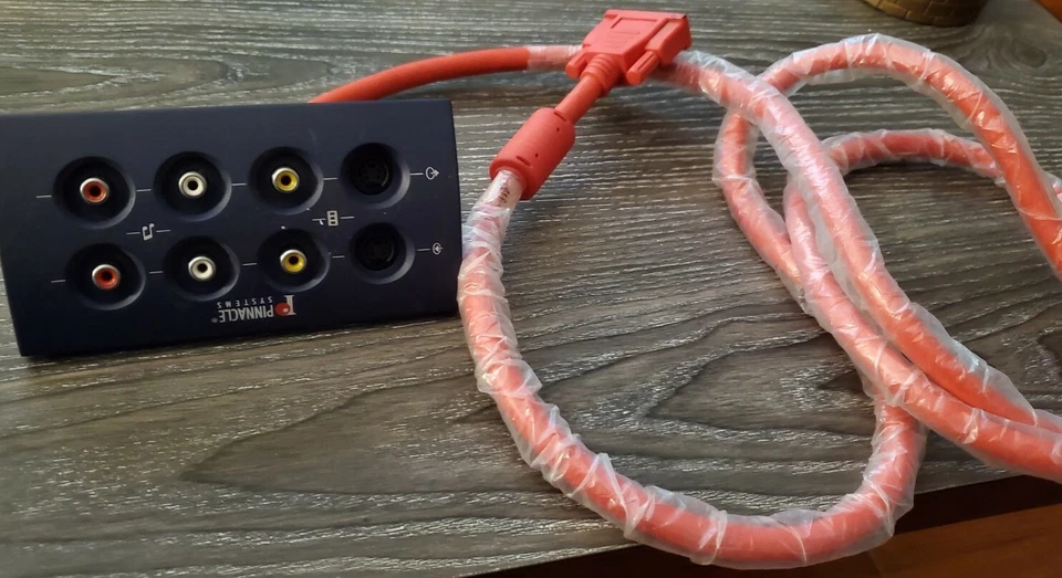 Pinnacle Systems Blue Box-Audio/Video Breakout Box w Cable System P/N 40160734 - Image 1 of 1