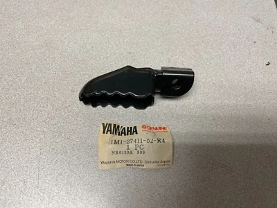 NOS Yamaha OEM Footrest 1 1980 DT125, MX100 & MX175 1M1-27411-02-R4 - Image 1 of 4
