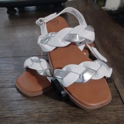 New Girls Puff Braid Flatform Sandals Comfort Footbed White &Silver Size 1 - Image 1 of 4
