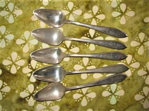 5 Vintage Eagle Star WM Rogers Silverplate 1915 Luftberry Pattern 5 Spoons 5.75" - Picture 1 of 6