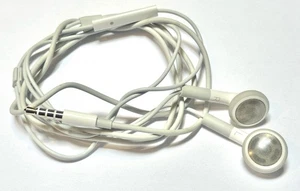 Due (2) Auricolari Stereo Cablati Originali Apple Microfono Telecomando 3,5mm iPod iPhone 3-6 - Foto 1 di 2