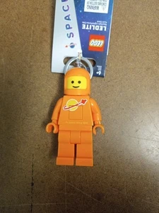 LEGO SPACEMAN MINIFIGURE KEY LIGHT KEYCHAIN ORANGE - Picture 1 of 6