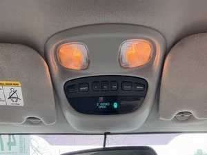 2006 JEEP LIBERTY FRONT OVERHEAD DOMELIGHT ASSEMBLY OEM - Picture 1 of 13
