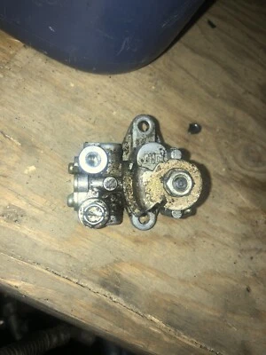 Bomba de aceite 75/76 Kawasaki KT-250, 16082-058 Foto 1 de 4