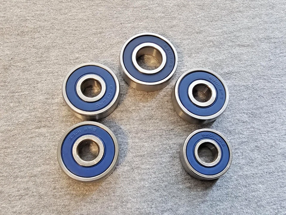 Rodamientos de rueda delanteros y traseros Suzuki A100 1969 Foto 1 de 1