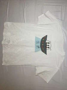Alien Spaceship, Ufo, 3 Aliens, Coffee & Book White Shirt Hanes Tag - Picture 1 of 8