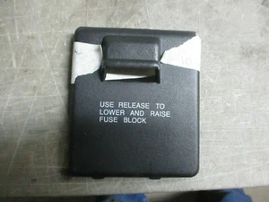 Fuse Box Lid 4.9L V8 Cadillac Sedan De Ville 91 92 93 - Picture 1 of 3