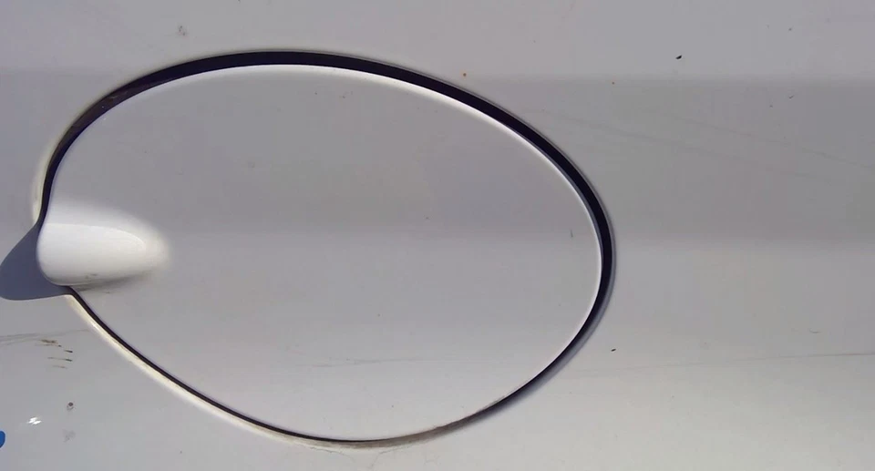 2018 Ford Transit Connect Fuel Filler Door Round Gas Cap in Z2 Frozen White - Image 1 of 4