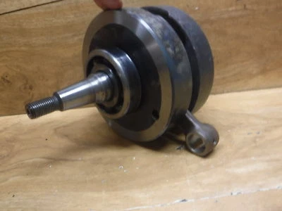 EIXO DA MANIVELA DO MOTOR DO VIRABREQUIM DO VIRABREQUIM VINTAGE SUZUKI SP370 SP 370 FABRICANTE DE EQUIPAMENTO ORIGINAL  - Imagem 1 de 4