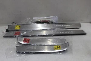 Illuminated Kick Plates Kit NISSAN MAXIMA 2016-2023 T99G6-4RA0B - Foto 1 di 8